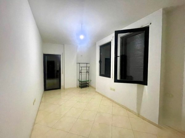 Tirane, shitet apartament 2+1 Kati 4, 102 m² 155.000 € (Astir)