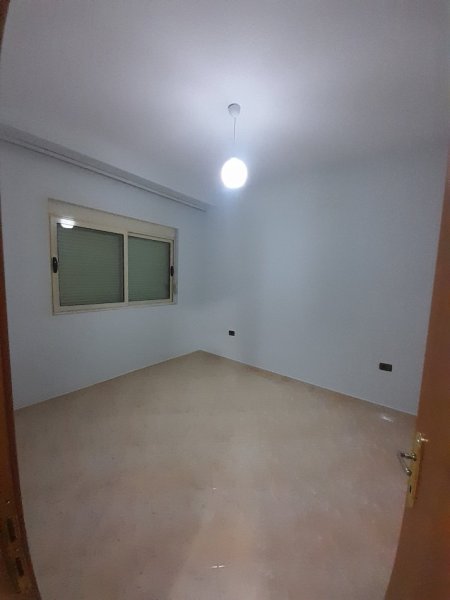 Tirane, jepet me qera apartament 2+1 Kati 2, 100 m² 550 € (Rruga Him Kolli, Myslym Shyri, Tiranë)