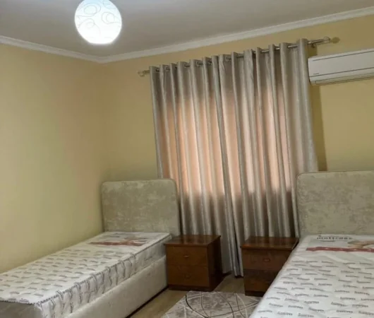 Tirane, jepet me qera apartament 2+1+Ballkon Kati 5, 75 m² 600 €