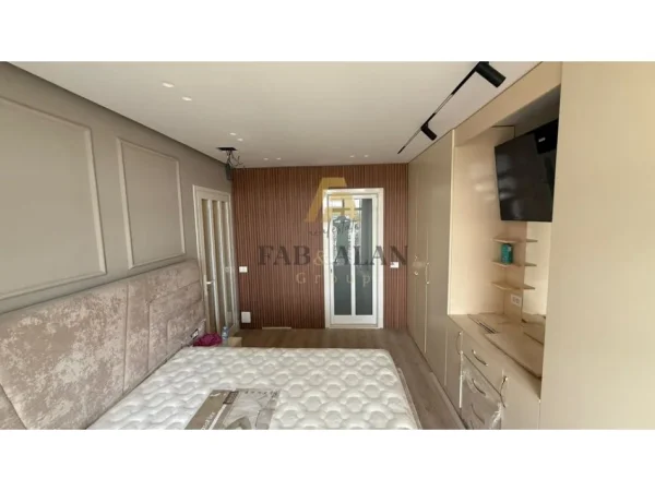 Tirane, shitet apartament 2+1 , 98 m² 260.000 € (Shkolla e Bashkuar)