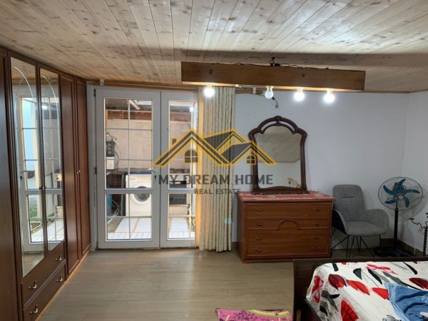 Durres, jepet me qera shtepi 2+1 Kati 0, 200 m² 250 € (SEKTIOR RINIA)