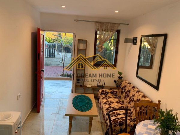 Durres, jepet me qera shtepi 2+1 Kati 0, 200 m² 250 € (SEKTIOR RINIA)