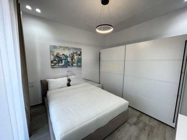 Tirane, jepet me qera apartament 2+1 Kati 4, 118 m² 1.300 € (PARK GATE)