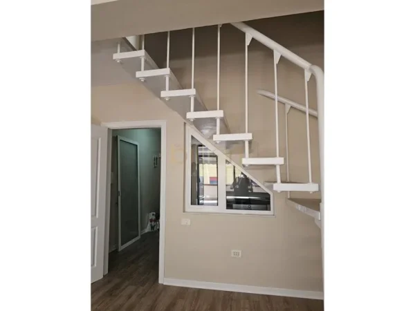 Tirane, jepet me qera , 130 m² 1.300 € (Qender)