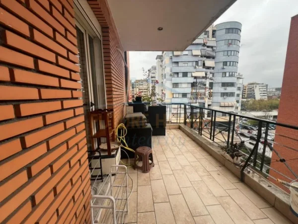 Tirane, jepet me qera apartament 2+1 Kati 6, 80 m² 726 € (Kompleksi Delijorgji)