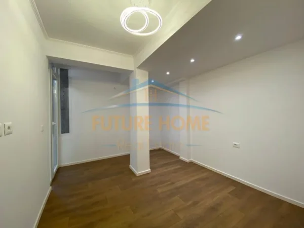 Tirane, shitet apartament 1+1 Kati 4, 50 m² 118.000 € (Rruga Kongresi i Manastirit)