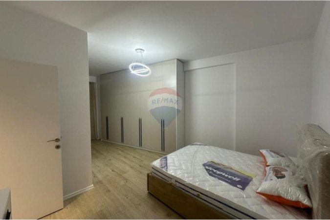 Tirane, jepet me qera apartament 2+1+Ballkon Kati 3, 100 m² 1.000 € (Kika 2)