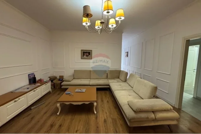 Tirane, jap me qera 3+1 , 137 m² 1.500 € (Blloku, Tiranë)