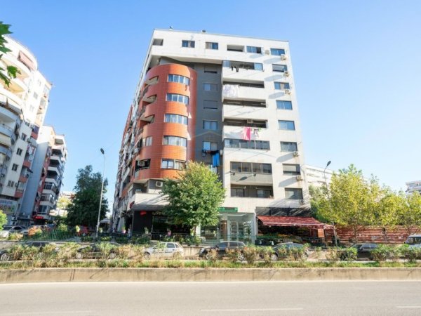 Tirane, shitet apartament 2+1 Kati 2, 104 m² 210.000 € 