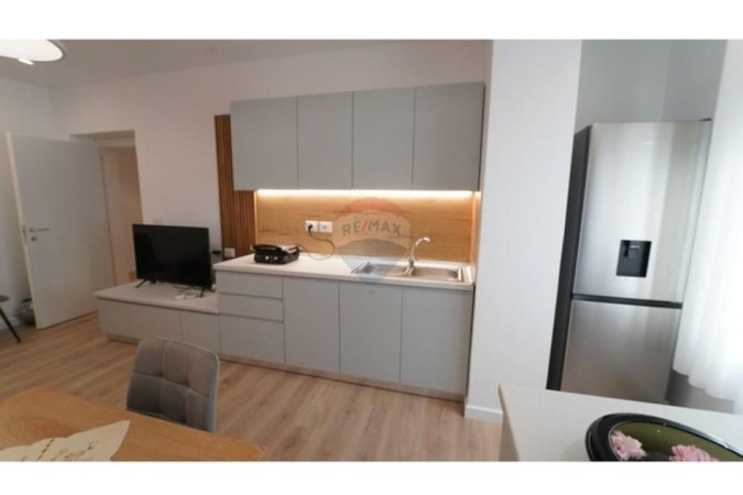 Tirane, jepet me qera apartament 1+1 , 65 m² 650 € (Rruga Ferit Xhajko,)