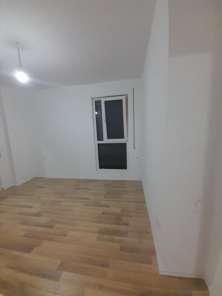 Tirane, jepet me qera apartament 2+1+Ballkon Kati 3, 72 m² 500 € (Pranë Gjykates Administrative, Don Bosko-Laprak, Tiranë)