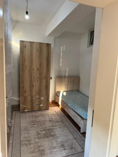 Tirane, jepet me qera apartament 2+1 Kati 1, 95 m² 450 € (Yzberisht)