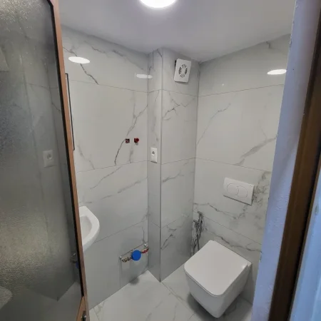 Tirane, jepet me qera ambjent biznesi Kati 0, 35 m² 650 € (PRANE STADIUMI DINAMO)