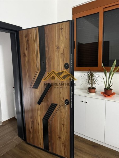 Durres, shitet shtepi 2+1 Kati 2, 200 m² 130.000 € (SPITALI DURRES)