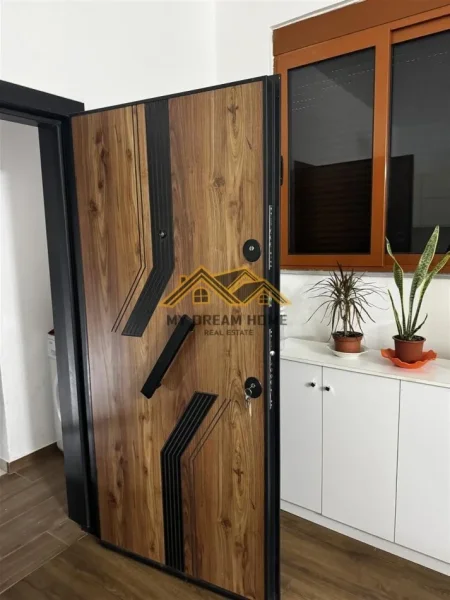 Durres, shitet shtepi 2+1 Kati 2, 200 m² 130.000 € (SPITALI DURRES)