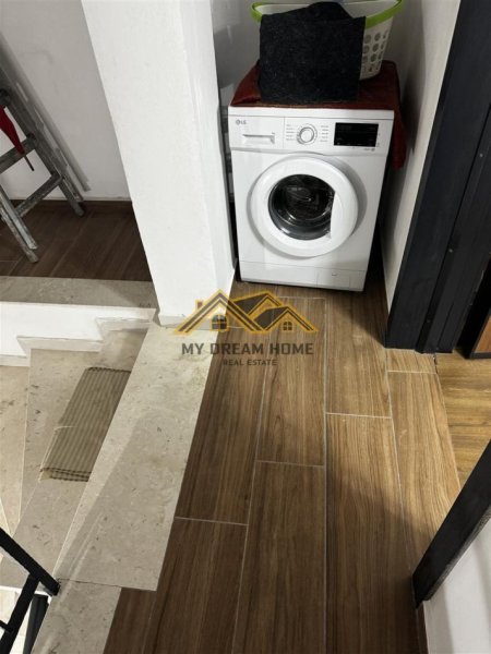 Durres, shitet shtepi 2+1 Kati 2, 200 m² 130.000 € (SPITALI DURRES)