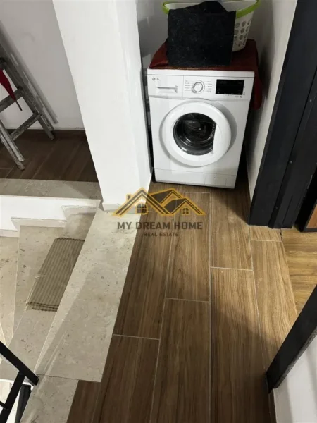 Durres, shitet shtepi 2+1 Kati 2, 200 m² 130.000 € (SPITALI DURRES)