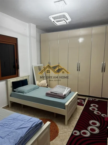 Durres, shitet shtepi 2+1 Kati 2, 200 m² 130.000 € (SPITALI DURRES)