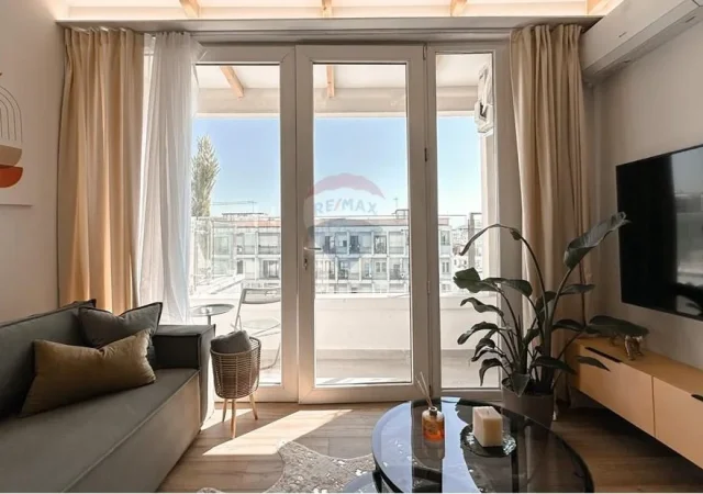 Tirane, shitet apartament 1+1 Kati 9, 42 m² 85.000 € (Rruga Tom Plezha)