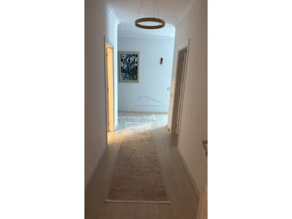 Durres, jepet me qera Vile 2+1 Kati 2, 200 m² 1.500 € 