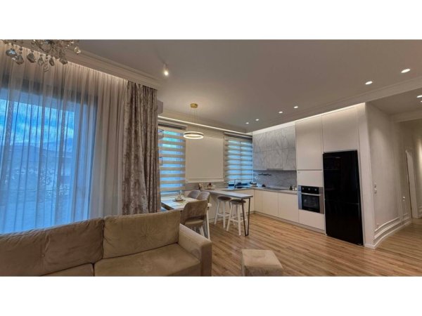 Tirane, jepet me qera apartament 2+1 Kati 2, 113 m² 1.500 € (Park Gate)