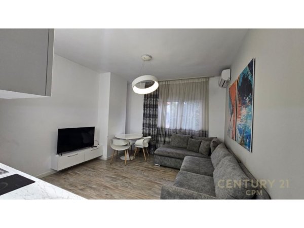 Tirane, jepet me qera apartament 1+1+Ballkon Kati 2, 60 m² 800 € (9 Katëshet)