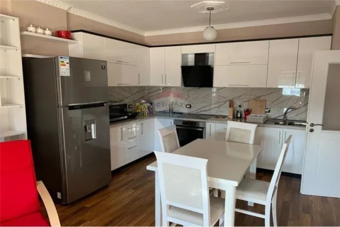 Tirane, jepet me qera apartament 1+1+Ballkon Kati 6, 75 m² 700 € (Ambasada Amerikane)