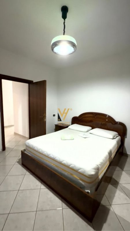 Tirane, jepet me qera apartament 2+1+Ballkon Kati 5, 80 m² 500 € (ASTIR)