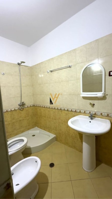 Tirane, jepet me qera apartament 2+1+Ballkon Kati 5, 80 m² 500 € (ASTIR)