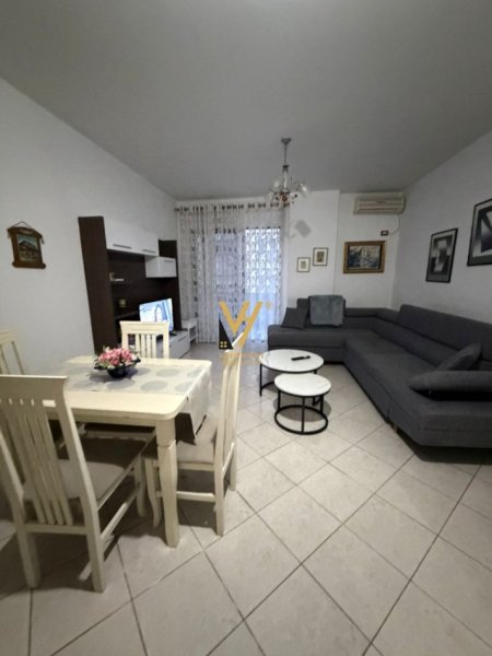 Tirane, jepet me qera apartament 2+1+Ballkon Kati 5, 80 m² 500 € (ASTIR)