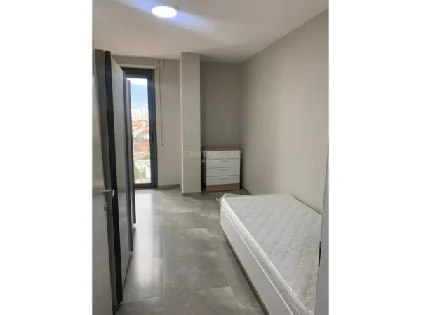 Tirane, jepet me qera apartament 2+1+Ballkon Kati 6, 98 m² 700 € (DON BOSKO)