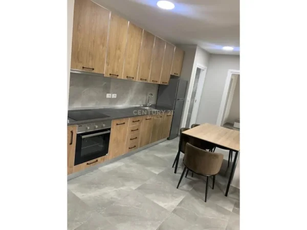 Tirane, jepet me qera apartament 2+1+Ballkon Kati 6, 98 m² 700 € (DON BOSKO)