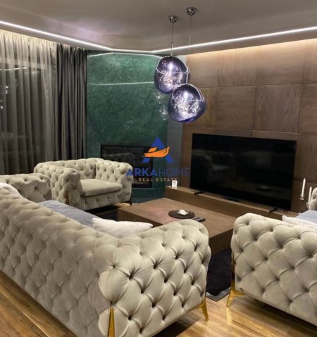 Tirane, jepet me qera apartament 3+1+Ballkon Kati 6, 250 m² 2.500 € 