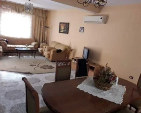 Tirane, jepet me qera Vile 3 Katshe , 480 m² 2.000 € (rruga don bosko)