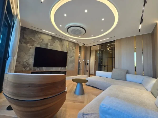 Tirane, shitet apartament 3+1 , 190 m² (Lake view)