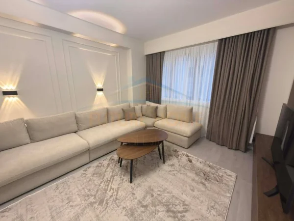 Tirane, jepet me qera apartament 2+1 Kati 5, 121 m² 600 €