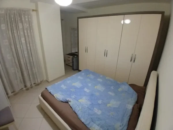 Tirane, jepet me qera apartament 1+1+Ballkon Kati 3, 63 m² 550 € 