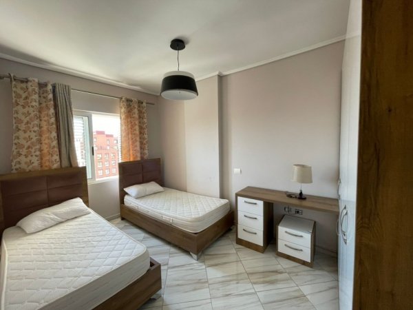 Tirane, jepet me qera apartament 2+1 Kati 9, 100 m² 750 € (Myslym Shyri)