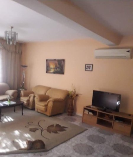 Tirane, jepet me qera zyre , 480 m² 2.000 € (laprake)