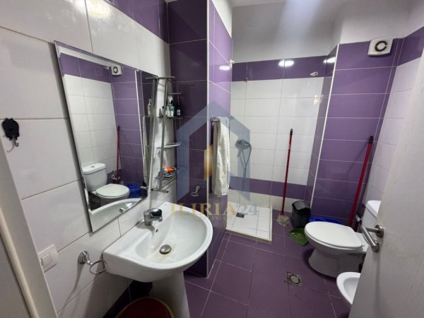 Tirane, jap me qera apartament 1+1+Ballkon Kati 4, 64 m² 550 € (21 Dhjetori)