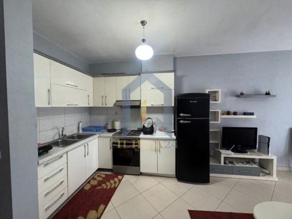 Tirane, jap me qera apartament 1+1+Ballkon Kati 4, 64 m² 550 € (21 Dhjetori)