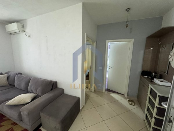 Tirane, jap me qera apartament 1+1+Ballkon Kati 4, 64 m² 550 € (21 Dhjetori)
