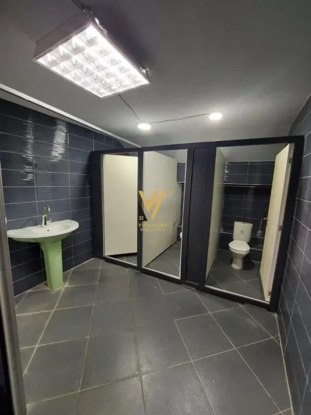 Tirane, jepet me qera ambjent biznesi Kati 0, 1.000 m² 10.000 € (TOP CHANNEL)