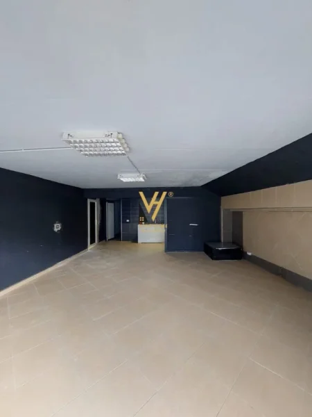 Tirane, jepet me qera ambjent biznesi Kati 0, 1.000 m² 10.000 € (TOP CHANNEL)