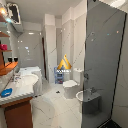 Tirane, jepet me qera apartament 2+1+Aneks Kati 8, 95 m² 780 € (Rruga Nikolla Tupe)