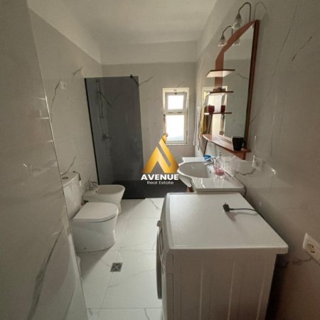 Tirane, jepet me qera apartament 2+1 Kati 8, 95 m² 780 € (Rruga Nikolla Tupe)