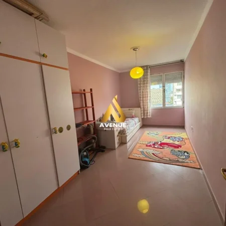 Tirane, jepet me qera apartament 2+1 Kati 8, 95 m² 780 € (Rruga Nikolla Tupe)