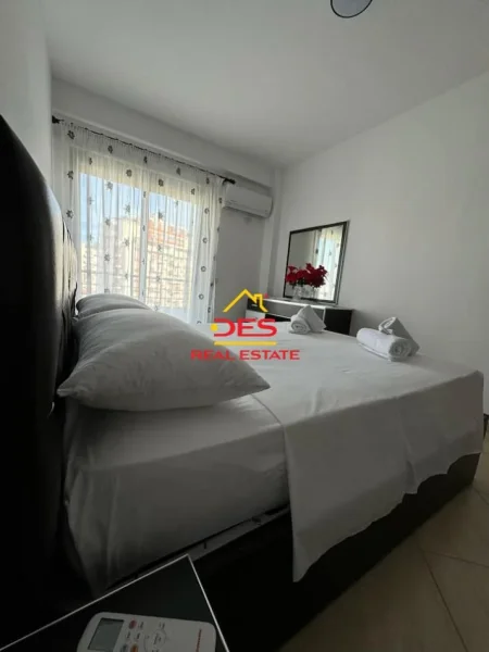 Vlore, jepet me qera apartament 2+1+Ballkon Kati 5, 110 m² 550 € (Rruga Shyqyri Ali Merka)