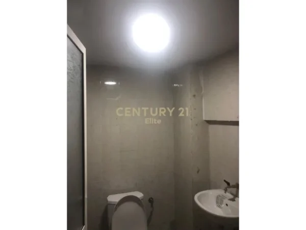 Tirane, shitet ambjent biznesi Kati 0, 28 m² 69.000 € (Myslym Shyri)