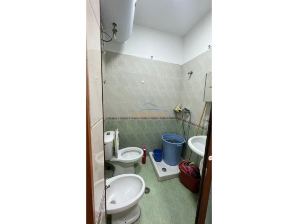 Tirane, jepet me qera apartament 1+1 Kati 2, 51 m² 415 € (Rruga Riza Cerova)